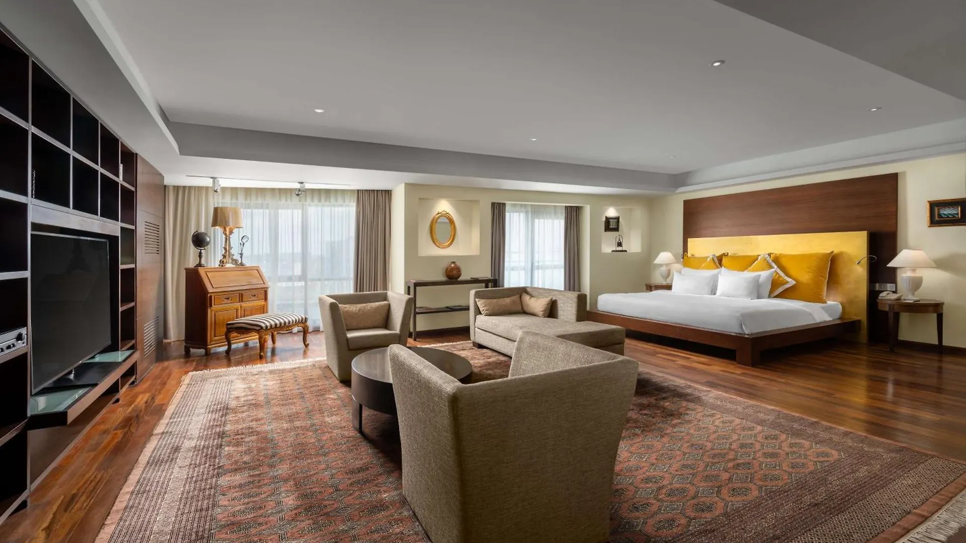 Radisson Blu Hotel Bukarest 5*,