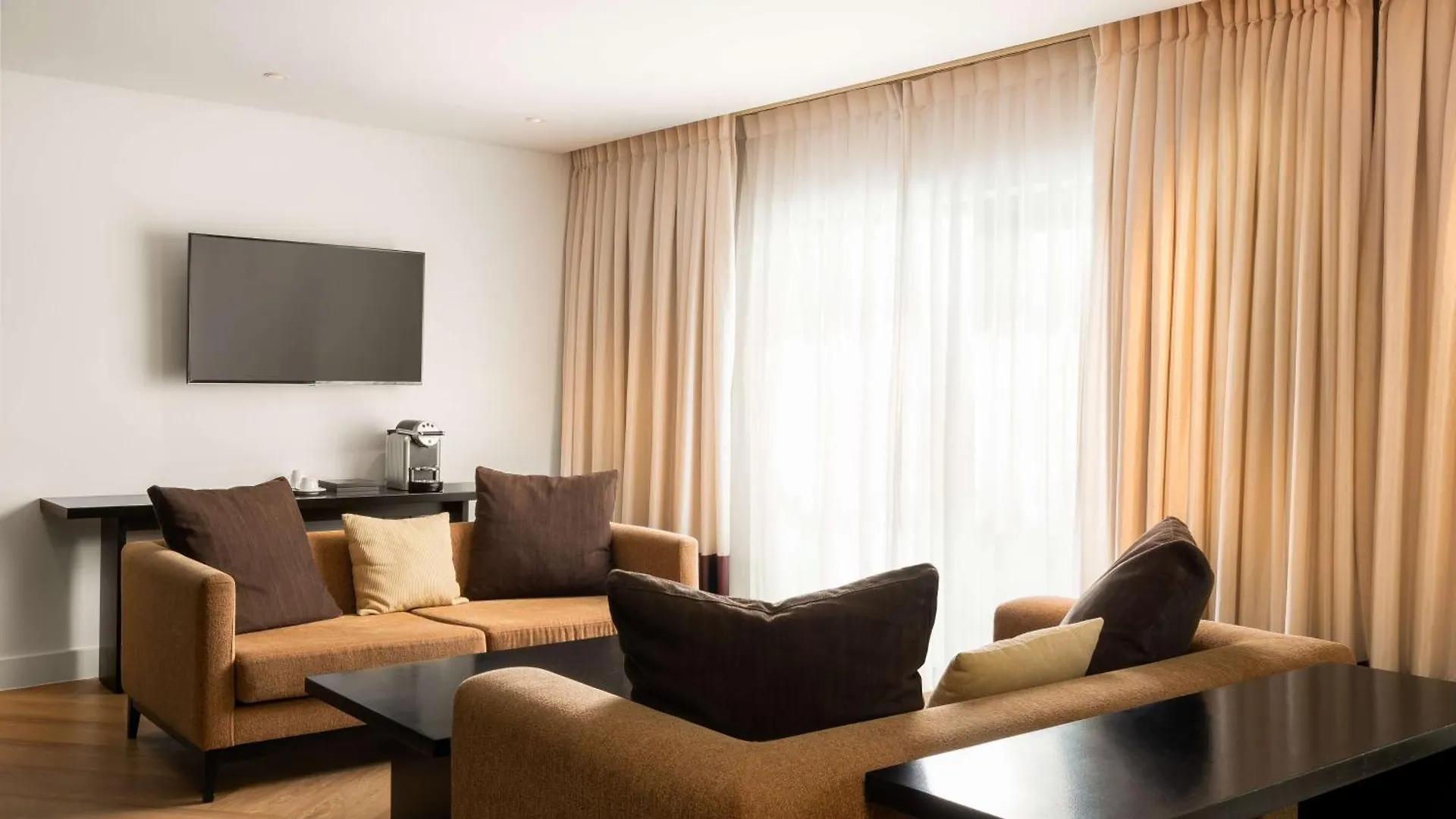Radisson Blu Hotel Bucharest 5*,